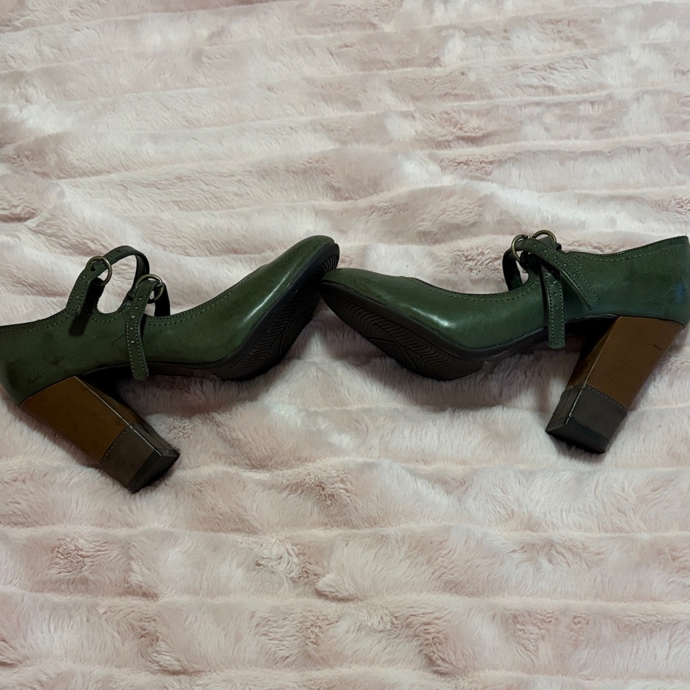 American Eagle Outfitters Women's Green Mary Jane Heels - Picture 2 of 7